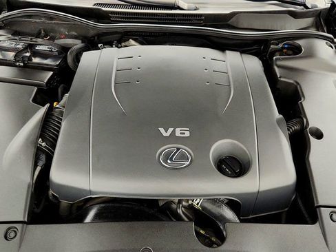 Used 2014 Lexus IS 250C w/ Luxury Package image 32