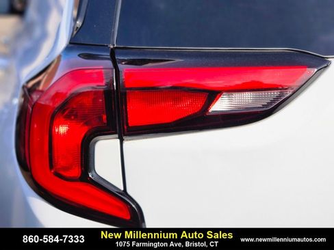 Used 2019 GMC Terrain SLT w/ Preferred Package image 5