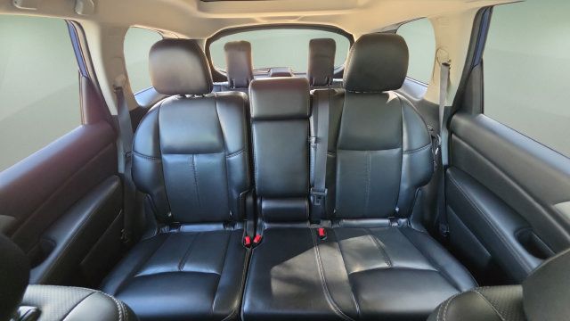 Used 2018 Nissan Pathfinder Platinum FWD image 13