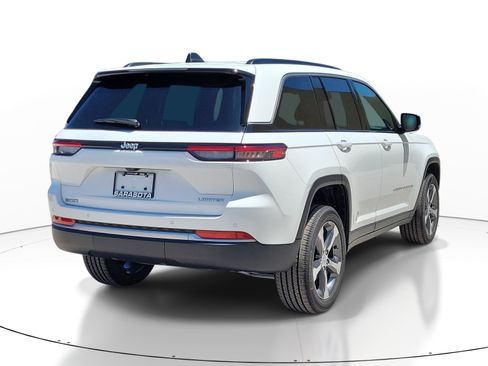 New 2026 Jeep Grand Cherokee Limited RWD image 6
