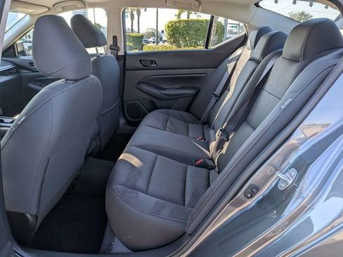 Used 2024 Nissan Altima 2.5 SV FWD image 12