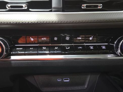 New 2026 Chevrolet Equinox LT w/ Convenience Package II FWD image 14