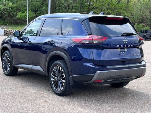 Used 2025 Nissan Rogue SL w/ Tech Package AWD/4WD image 10