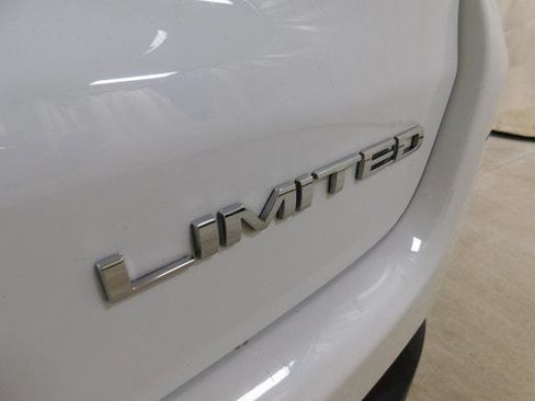 Used 2024 Jeep Compass Limited image 14