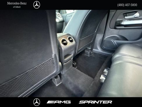Used 2022 Mercedes-Benz GLB 250 4MATIC image 25