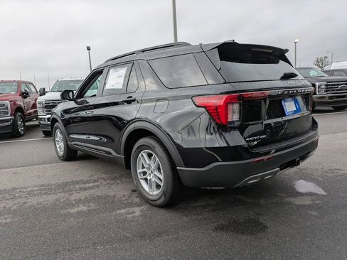 New 2026 Ford Explorer Active w/ Active Comfort Package image 6