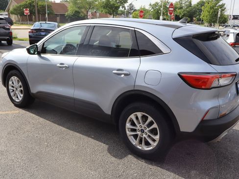 Used 2022 Ford Escape SE w/ Cold Weather Package image 5