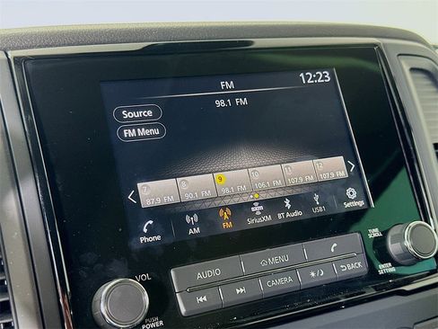 Used 2024 Nissan Titan SV w/ SV Convenience Package image 17