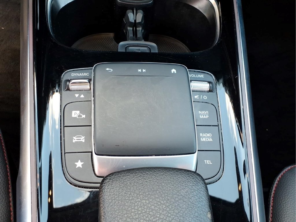 Used 2021 Mercedes-Benz GLB 250 4MATIC image 9