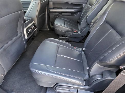 Used 2024 Ford Expedition XLT image 8