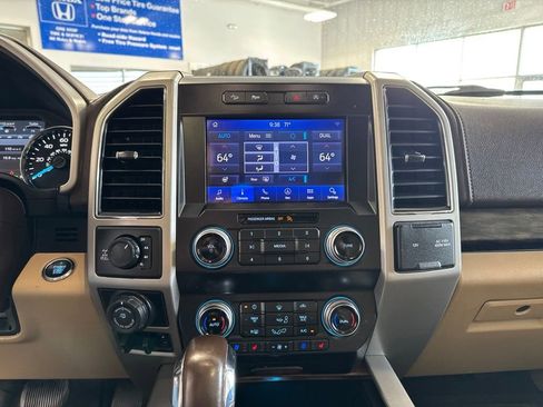 Used 2019 Ford F150 Lariat w/ Equipment Group 502A Luxury AWD/4WD image 15