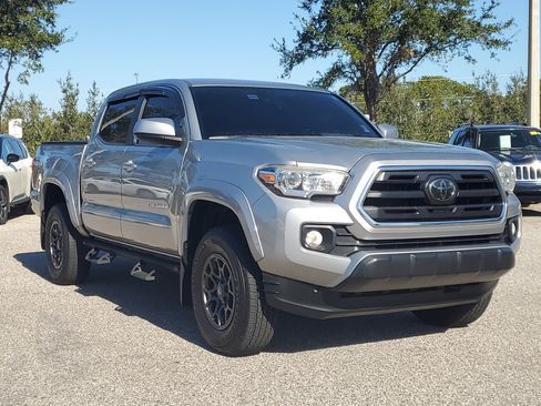 Used 2018 Toyota Tacoma SR5 image 3