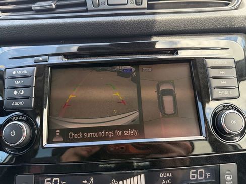 Used 2019 Nissan Rogue SL AWD/4WD image 17