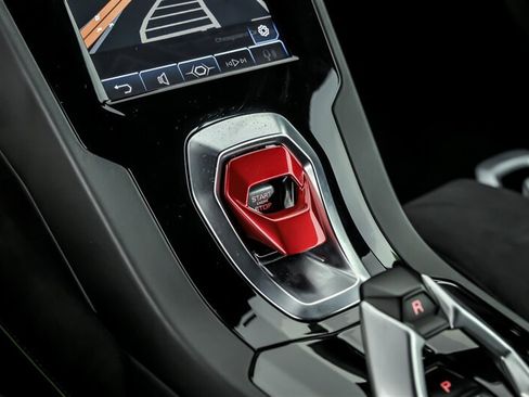 Used 2022 Lamborghini Huracan EVO RWD image 31