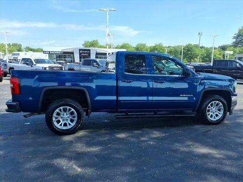Used 2017 GMC Sierra 1500 SLE w/ SLE Value Package AWD/4WD image 8