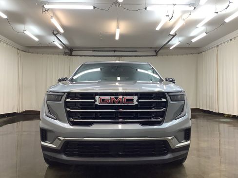 Used 2025 GMC Acadia Elevation image 11