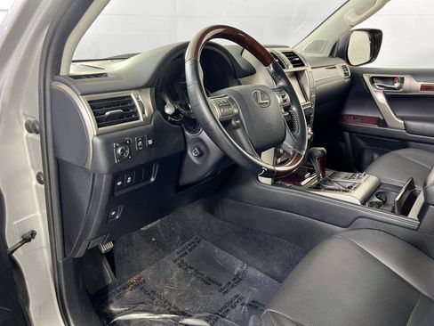 Used 2019 Lexus GX 460 Premium AWD/4WD image 9