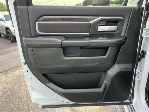 Used 2024 RAM 3500 Big Horn image 21