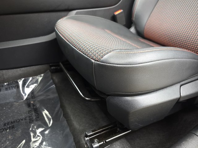 Used 2026 Nissan Kicks SR FWD image 28
