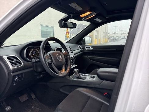 Certified 2022 Jeep Grand Cherokee Laredo X image 7