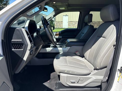 Used 2018 Ford F150 Lariat w/ Equipment Group 502A Luxury AWD/4WD image 12