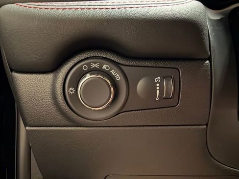 Used 2025 Dodge Durango GT image 42