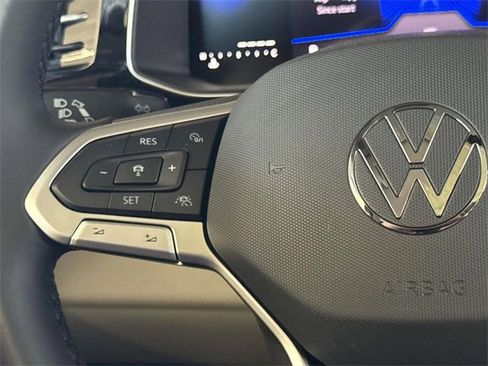 New 2025 Volkswagen Jetta SE image 9