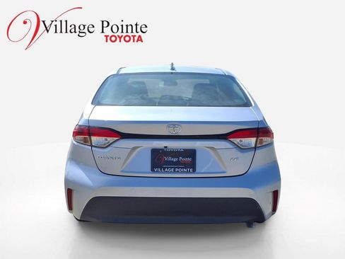 Used 2024 Toyota Corolla LE FWD image 4