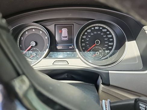 Used 2019 Volkswagen Atlas SE FWD image 6