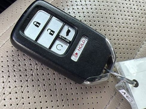 Used 2018 Honda CR-V Touring image 29