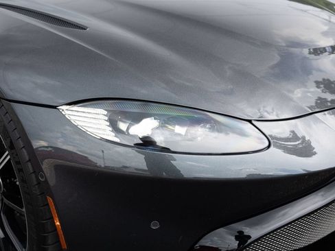 Used 2021 Aston Martin V8 Vantage Roadster RWD image 13