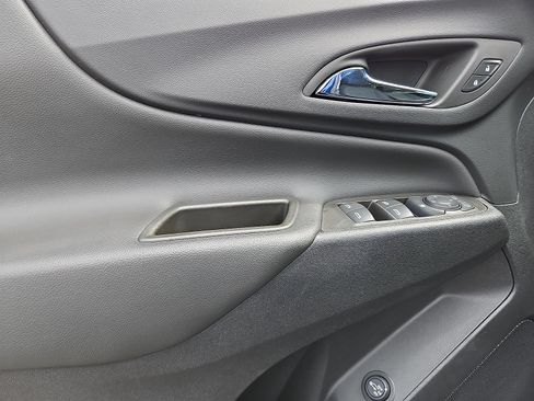 Used 2023 Chevrolet Equinox LT AWD/4WD image 12