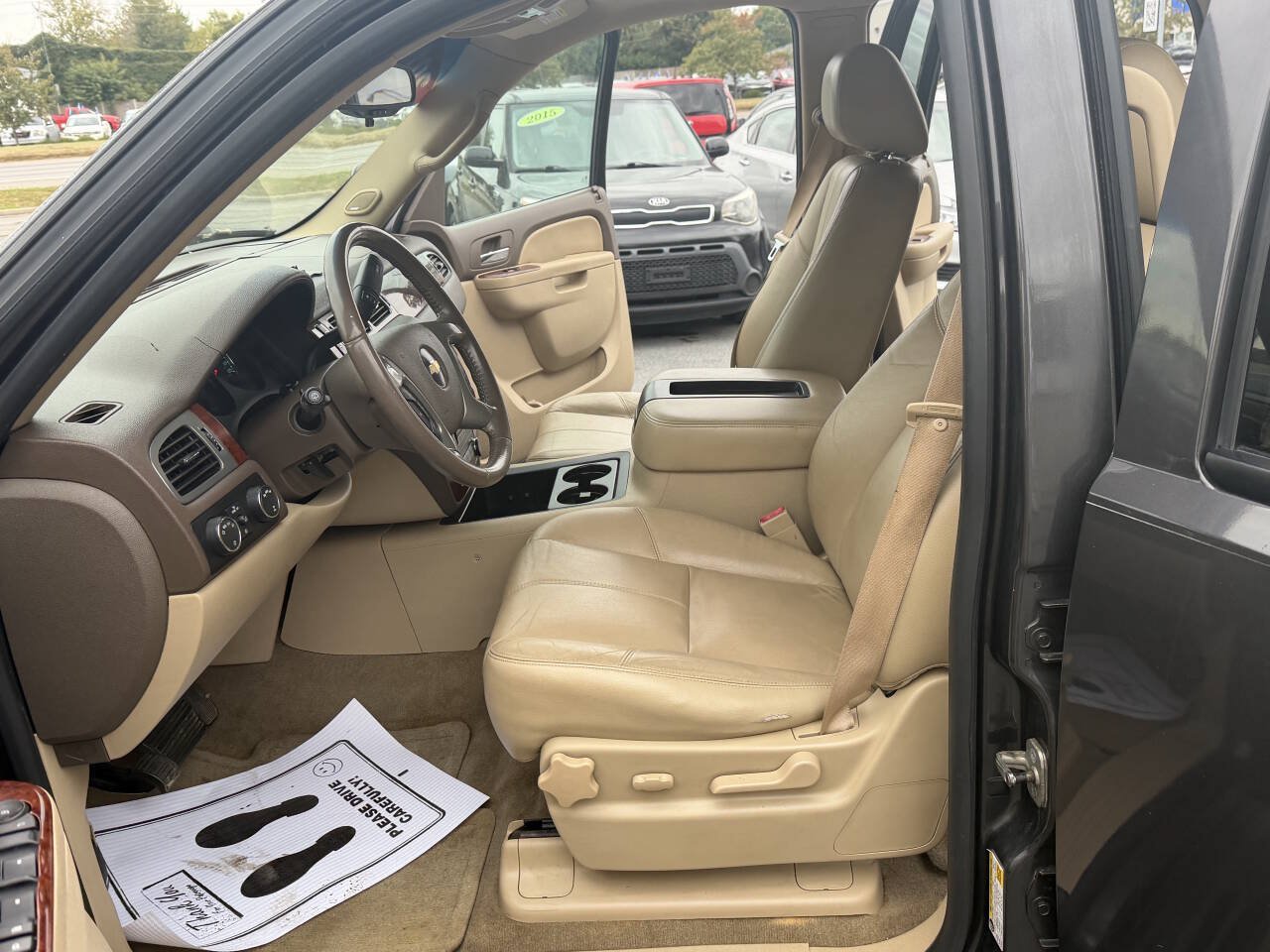 Used 2010 Chevrolet Tahoe LT AWD/4WD image 16