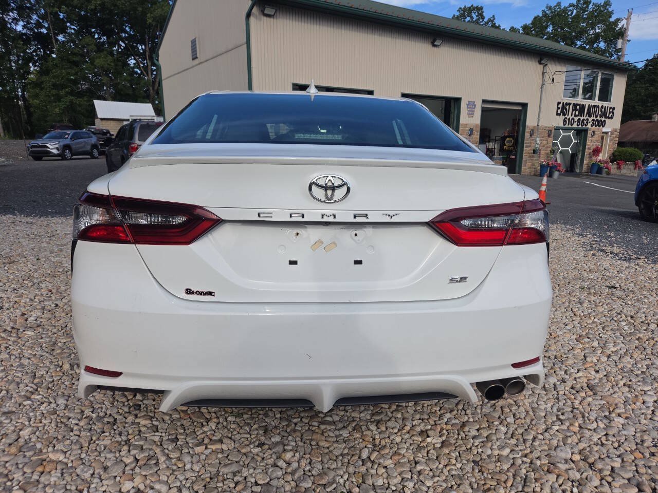 Used 2022 Toyota Camry SE FWD image 6