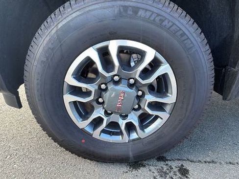 New 2026 GMC Sierra 2500 SLT w/ SLT Convenience Package AWD/4WD image 9
