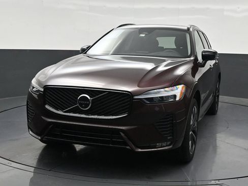 Used 2026 Volvo XC60 B5 Plus AWD/4WD image 9