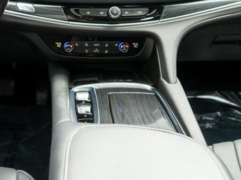 Used 2024 Buick Enclave Essence w/ Experience Buick Package AWD/4WD image 18