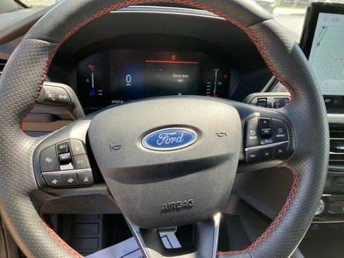 Used 2023 Ford Escape ST-Line w/ Tech Pack #1 AWD/4WD image 17