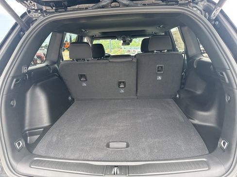 New 2025 Jeep Grand Cherokee Laredo X w/ Luxury Tech Group I image 4