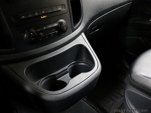 Used 2017 Mercedes-Benz Metris Passenger image 17