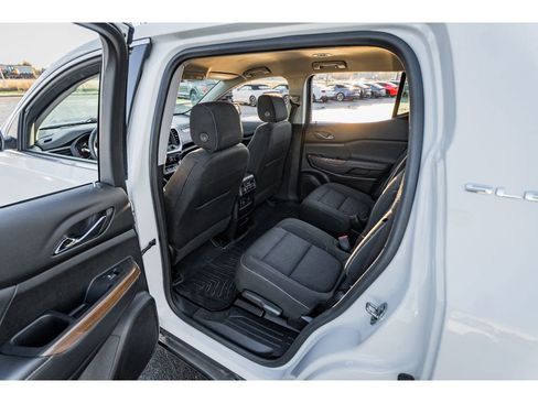 Used 2023 GMC Acadia SLE w/ Driver Convenience Package image 24