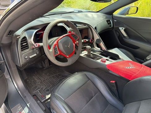 Used 2014 Chevrolet Corvette Stingray Convertible w/ 3LT Preferred Equipment Group RWD image 5