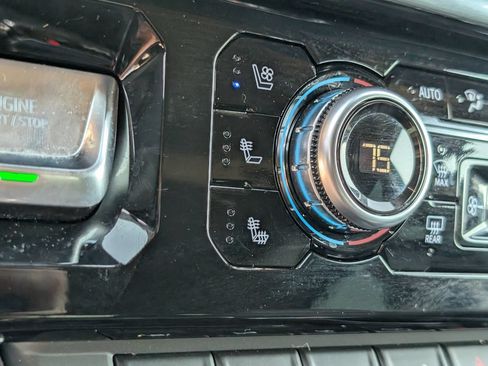 Used 2024 GMC Sierra 1500 Denali AWD/4WD image 16