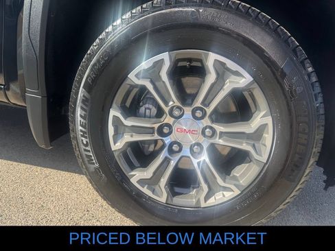 Used 2025 GMC Sierra 1500 SLT AWD/4WD image 9
