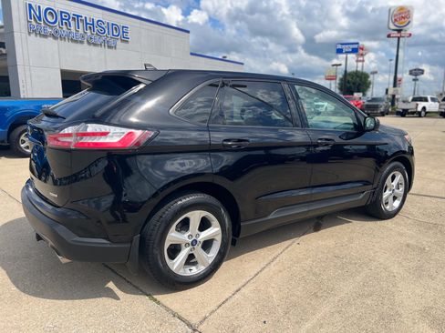 Used 2019 Ford Edge SE FWD image 4