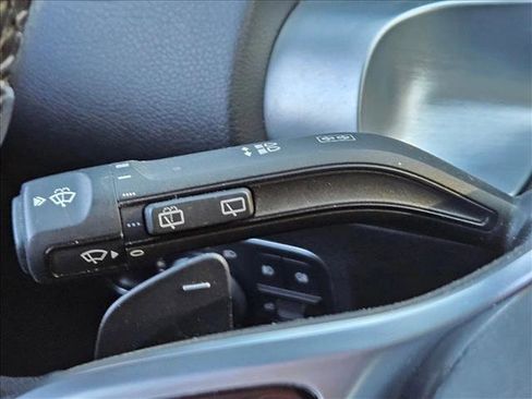 Used 2022 Mercedes-Benz GLB 250 w/ Premium Package Lite image 15