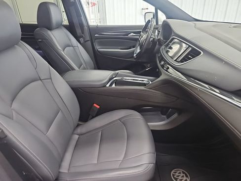 Used 2024 Buick Enclave Essence w/ Experience Buick Package AWD/4WD image 28