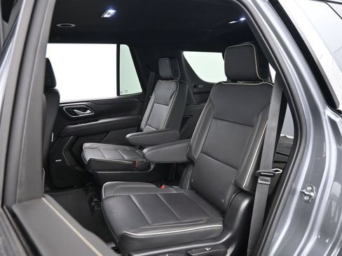 Used 2022 GMC Yukon SLT w/ SLT Luxury Package AWD/4WD image 29