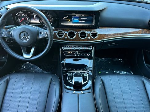 Used 2017 Mercedes-Benz E 300 image 17