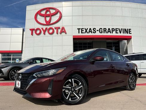 Used 2025 Nissan Sentra SV image 2